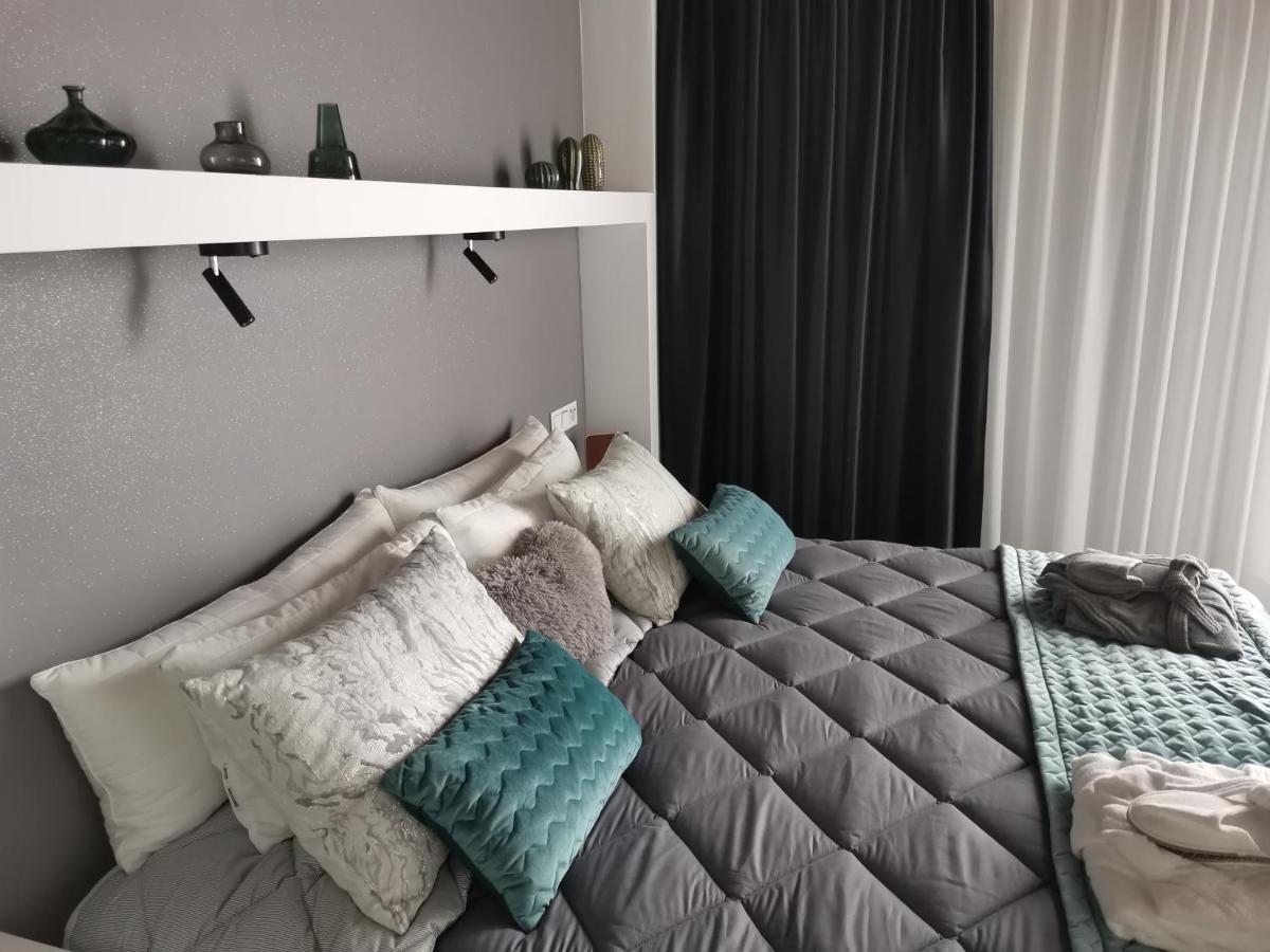 Apartamento FG Albayzin apartamento deluxe con terraza vistas y parking gratis Granada Exterior foto